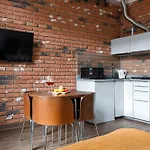 Urban Chic - Main Rail Station - Stylish Studio - K28